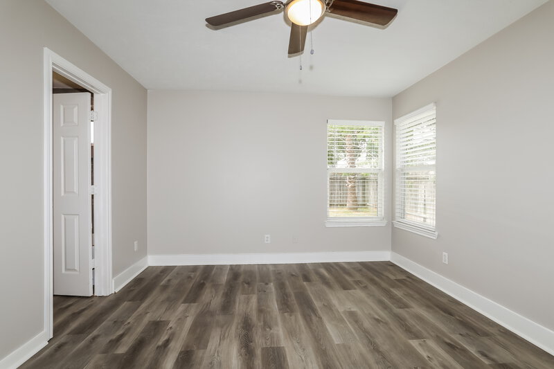 1,775/Mo, 32118 Decker Oaks Dr Pinehurst, TX 77362 Main Bedroom View