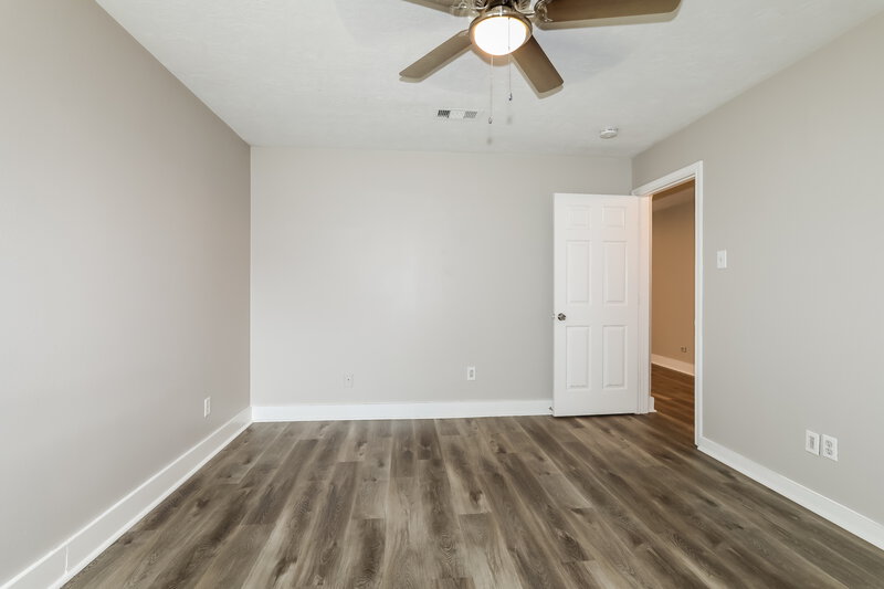 1,775/Mo, 32118 Decker Oaks Dr Pinehurst, TX 77362 Main Bedroom View 2