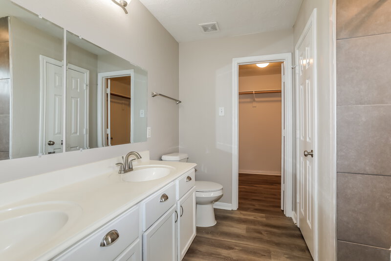 1,775/Mo, 32118 Decker Oaks Dr Pinehurst, TX 77362 Main Bathroom View