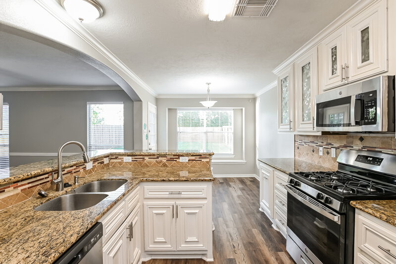 2,235/Mo, 13003 Garlenda Ln Houston, TX 77034 Kitchen View 2