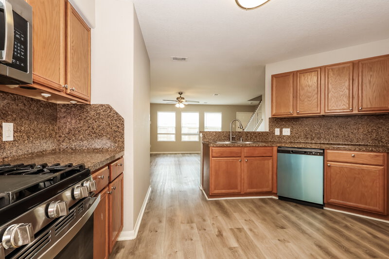 2,185/Mo, 9816 Lace Flower Way Conroe, TX 77385 Kitchen View 2