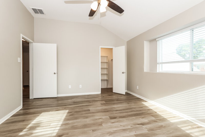 2,185/Mo, 9816 Lace Flower Way Conroe, TX 77385 Main Bedroom View