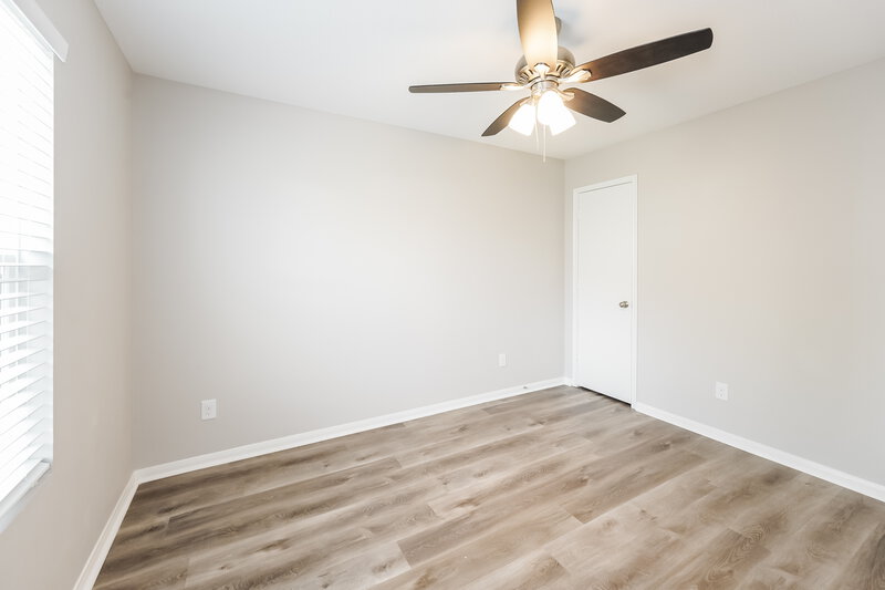 2,220/Mo, 9816 Lace Flower Way Conroe, TX 77385 Bedroom View 2