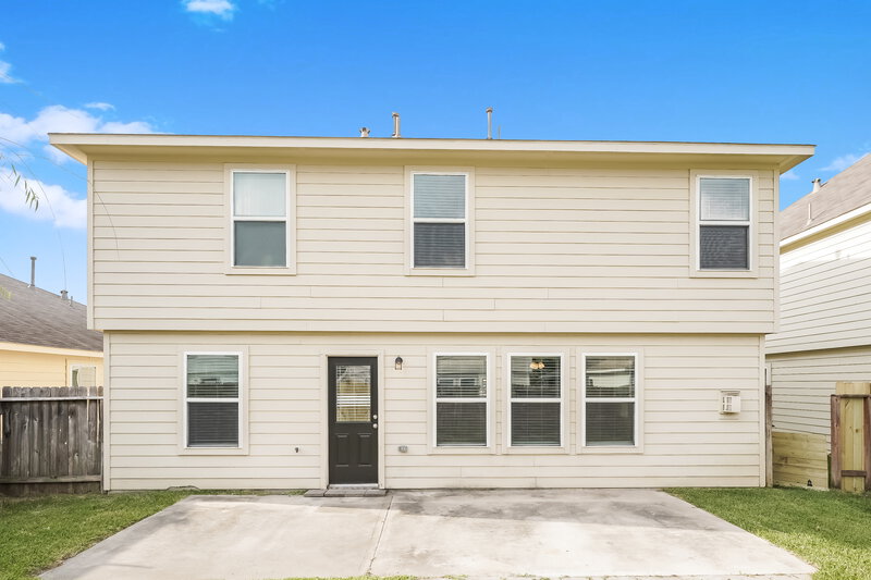 2,220/Mo, 9816 Lace Flower Way Conroe, TX 77385 Rear View