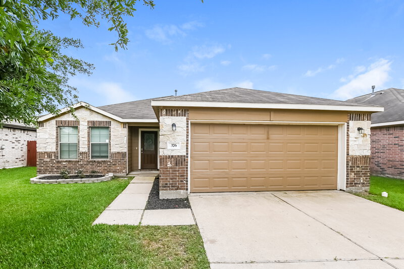 2,080/Mo, 376 Henry St Alvin, TX 77511 External View