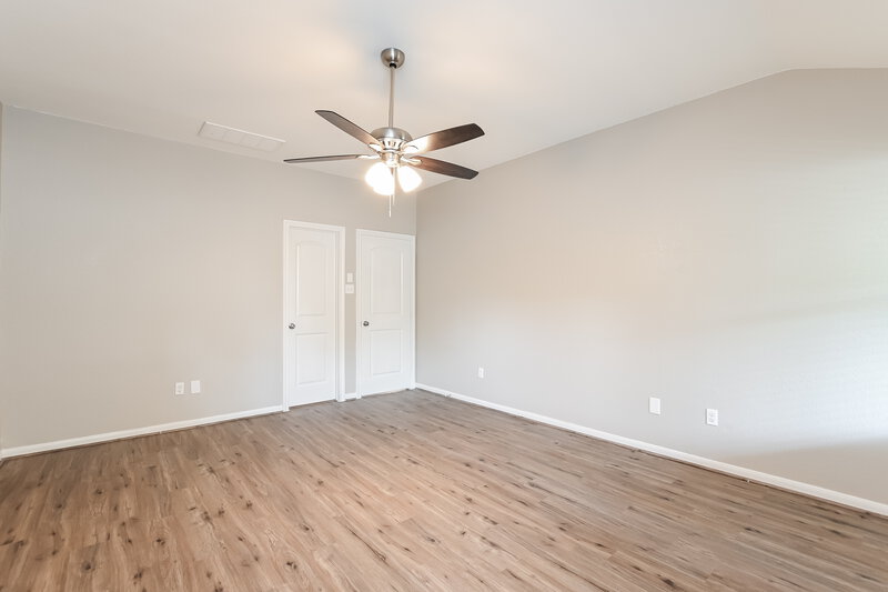 2,080/Mo, 376 Henry St Alvin, TX 77511 Main Bedroom View 3