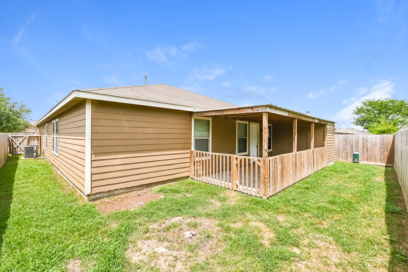 2,080/Mo, 376 Henry St Alvin, TX 77511 Rear View