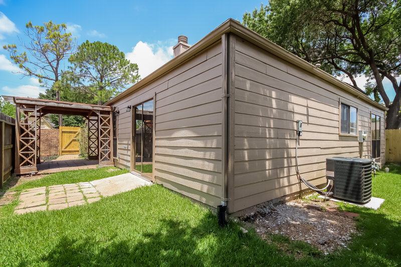 1,850/Mo, 2723 Ashford Trail Dr Houston, TX 77082 Rear View