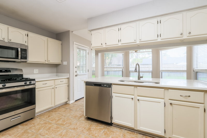 1,870/Mo, 2711 Knollbrook Ln Spring, TX 77373 Kitchen View