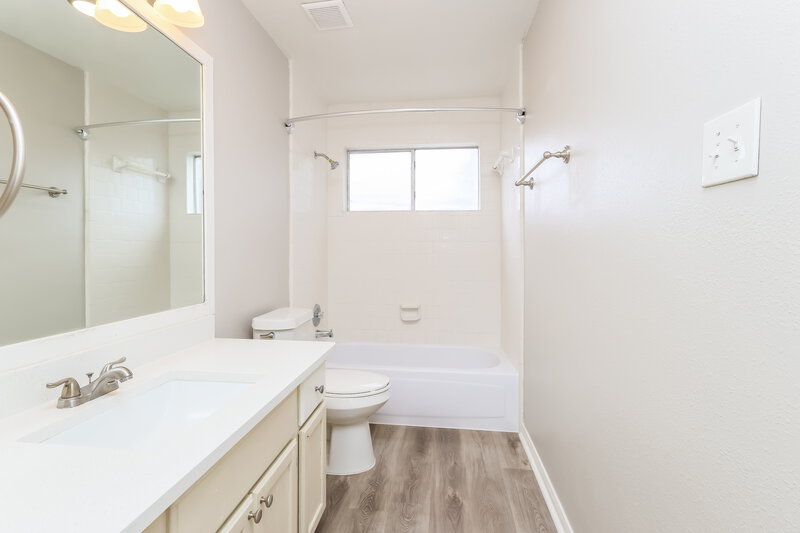 1,870/Mo, 2711 Knollbrook Ln Spring, TX 77373 Bathroom View