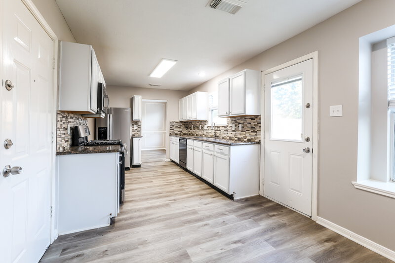 2,040/Mo, 2431 Fox River Ln Spring, TX 77386 Kitchen View 2