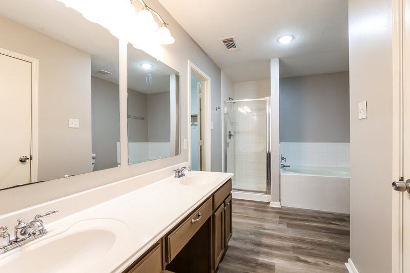 2,040/Mo, 2431 Fox River Ln Spring, TX 77386 Main Bathroom View