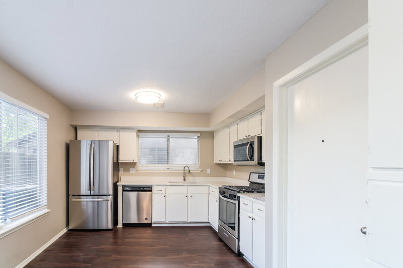 1,740/Mo, 20246 Regents Corner Dr Katy, TX 77449 Kitchen View