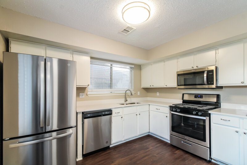 1,740/Mo, 20246 Regents Corner Dr Katy, TX 77449 Kitchen View 2