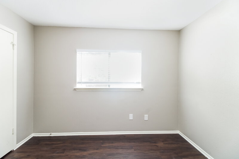 1,740/Mo, 20246 Regents Corner Dr Katy, TX 77449 Main Bedroom View 2