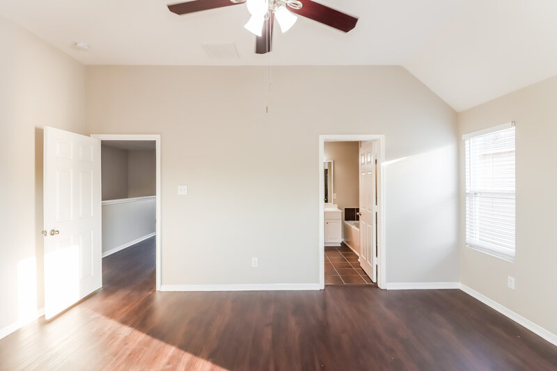 2,120/Mo, 7122 Fox Scene Dr Humble, TX 77338 Main Bedroom View