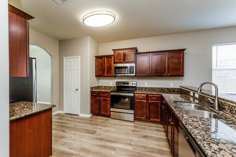 2,095/Mo, 38230 S Lost Creek Blvd Magnolia, TX 77355 Kitchen View 2