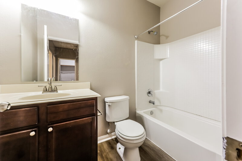 2,095/Mo, 38230 S Lost Creek Blvd Magnolia, TX 77355 Bathroom View