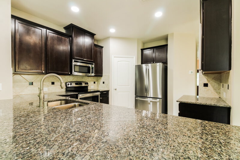 2,300/Mo, 16514 Port O Call St Crosby, TX 77532 Kitchen View