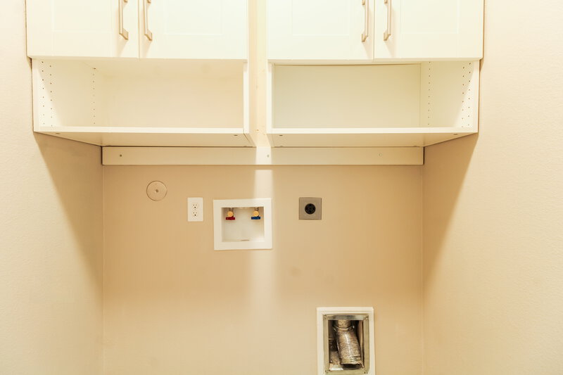 2,300/Mo, 16514 Port O Call St Crosby, TX 77532 Laundry Room View