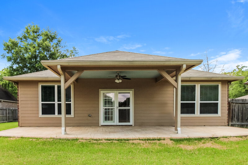 2,300/Mo, 16514 Port O Call St Crosby, TX 77532 Rear View