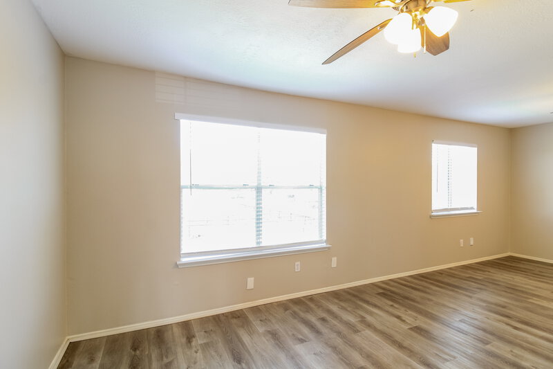 2,045/Mo, 11802 Alex Ln Houston, TX 77071 Living Room View 3