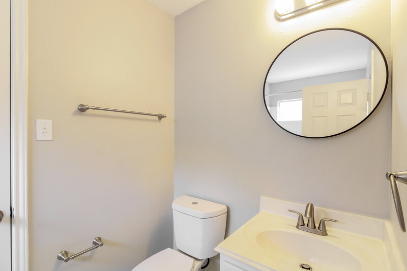 2,045/Mo, 11802 Alex Ln Houston, TX 77071 Bathroom View 2
