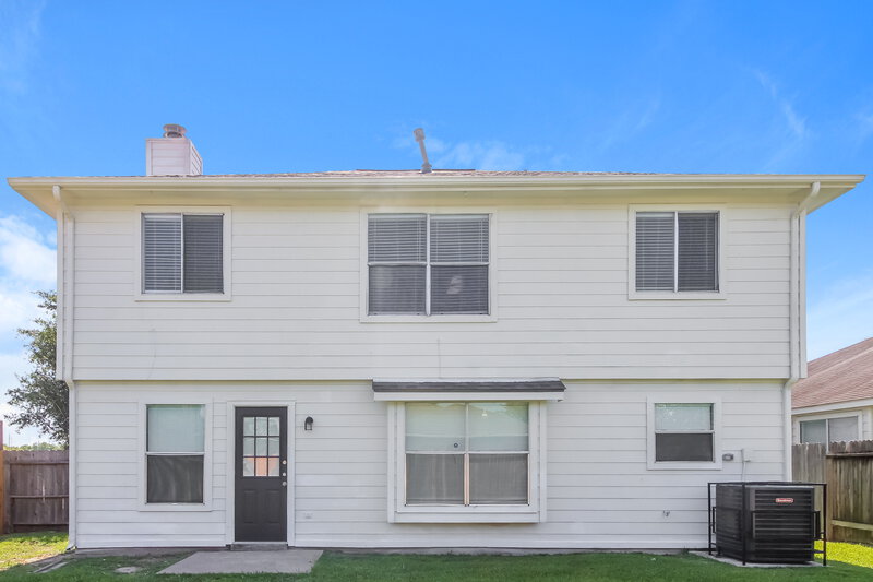 2,045/Mo, 11802 Alex Ln Houston, TX 77071 Rear View