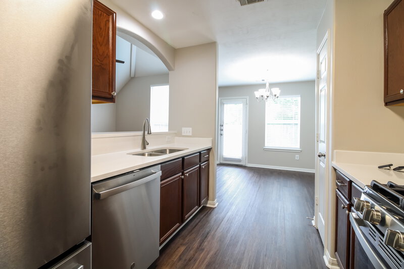 1,860/Mo, 15474 Bammel Oaks Ct Houston, TX 77014 Kitchen View 2