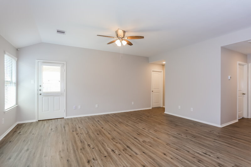 2,155/Mo, 15459 Casita Verde Way Houston, TX 77049 Living Room View 2