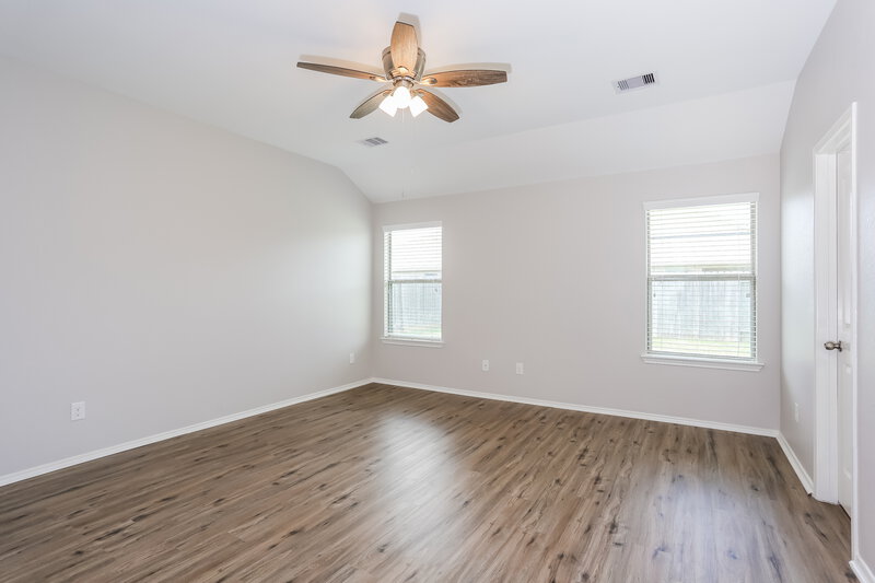 2,155/Mo, 15459 Casita Verde Way Houston, TX 77049 Main Bedroom View