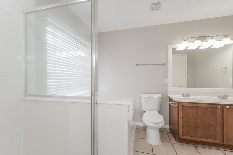 3,020/Mo, 10223 Sulphur Stream Dr Houston, TX 77095 Main Bathroom View