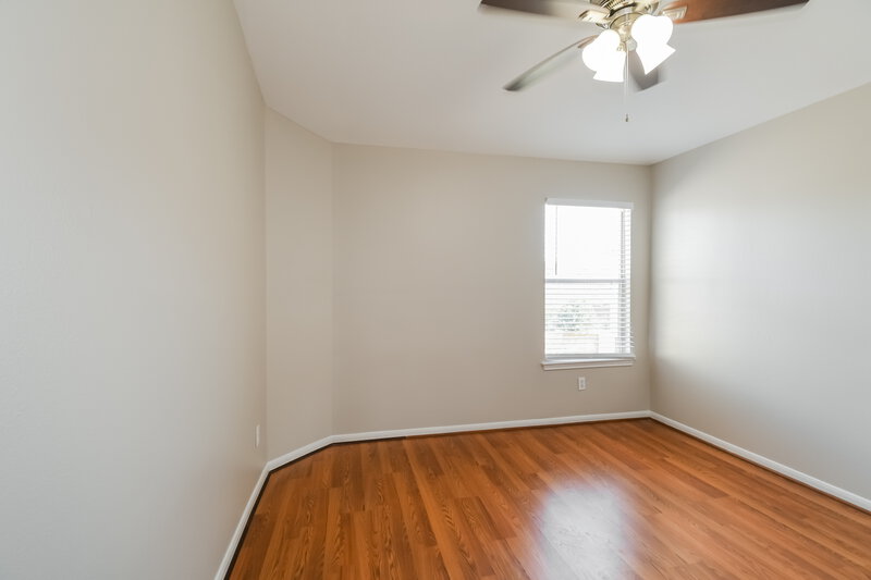 2,110/Mo, 1060 Cabot Cv Dickinson, TX 77539 Bedroom View 2