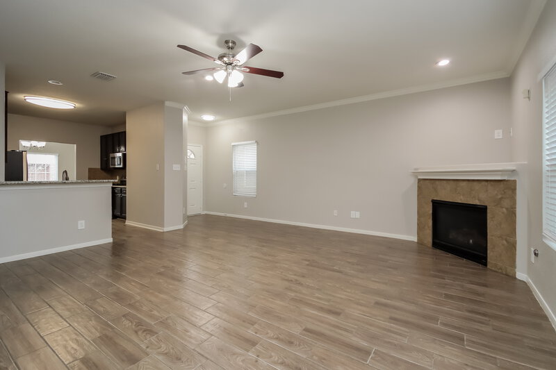 2,450/Mo, 3126 Creek Arbor Cir Houston, TX 77084 Living Room View 3