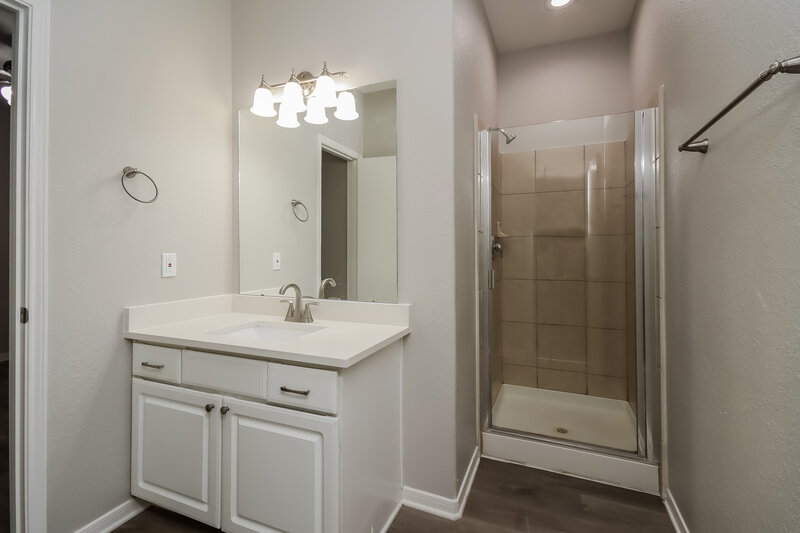 2,450/Mo, 3126 Creek Arbor Cir Houston, TX 77084 Bathroom View