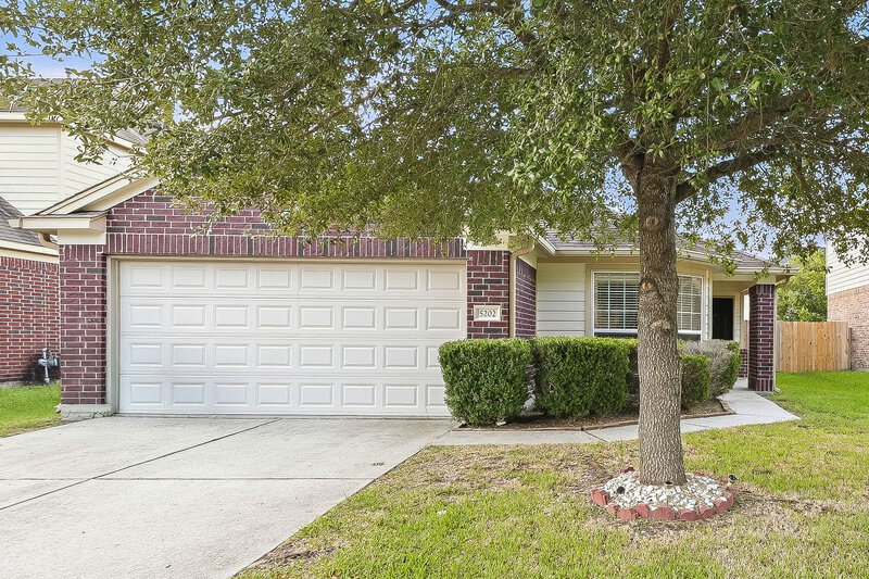 2,025/Mo, 5202 El Tigre Ln Baytown, TX 77521 External View