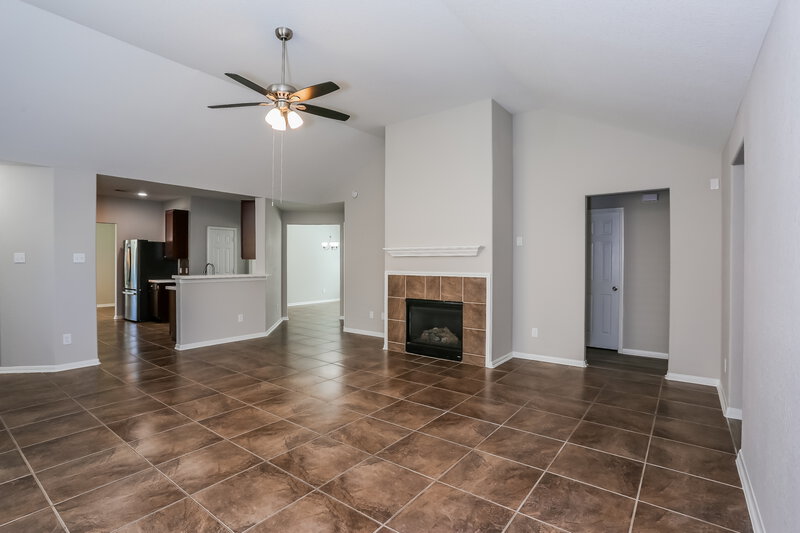 1,970/Mo, 5202 El Tigre Ln Baytown, TX 77521 Living Room View 2