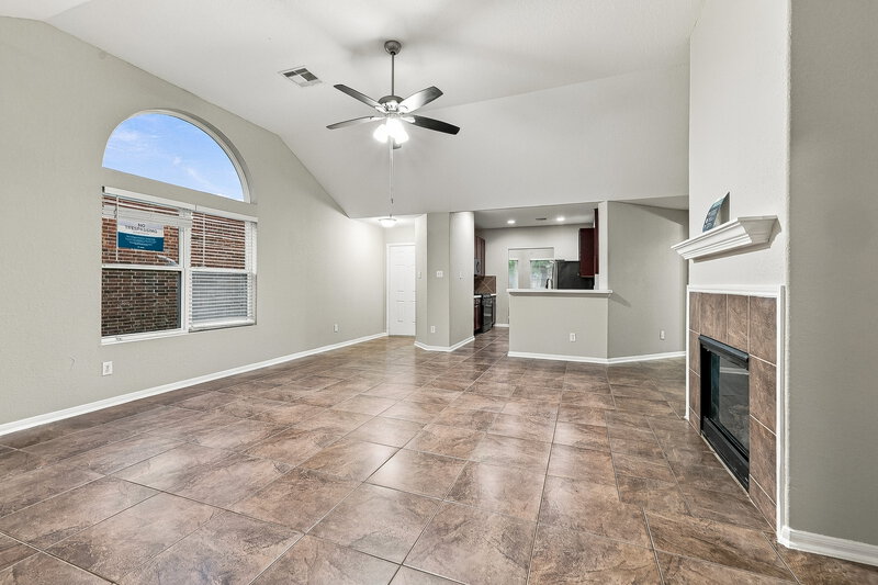 2,025/Mo, 5202 El Tigre Ln Baytown, TX 77521 Living Room View