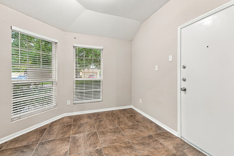 2,025/Mo, 5202 El Tigre Ln Baytown, TX 77521 Dining Room View 2