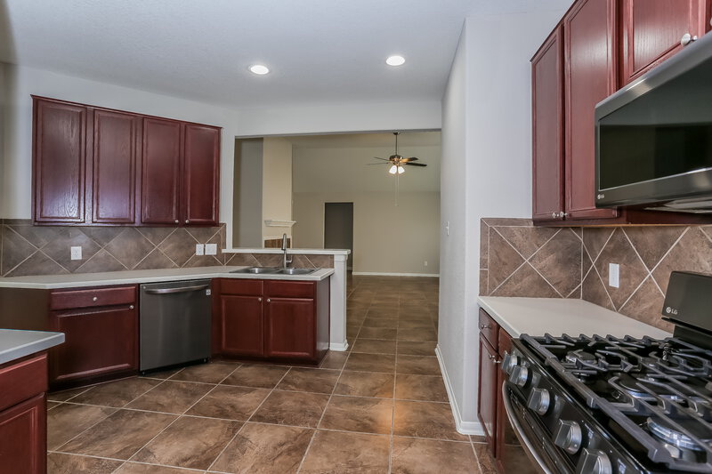 1,970/Mo, 5202 El Tigre Ln Baytown, TX 77521 Kitchen View 2