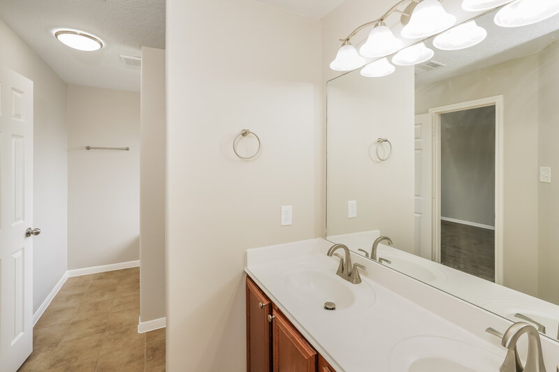 2,005/Mo, 15810 Sarasam Creek Ct Cypress, TX 77429 Main Bathroom View