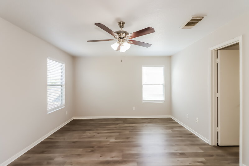 2,390/Mo, 1931 Day Lily Way Houston, TX 77067 Main Bedroom View 2