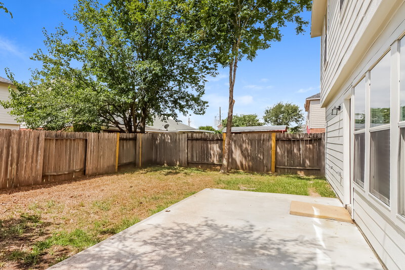 2,390/Mo, 1931 Day Lily Way Houston, TX 77067 Rear View
