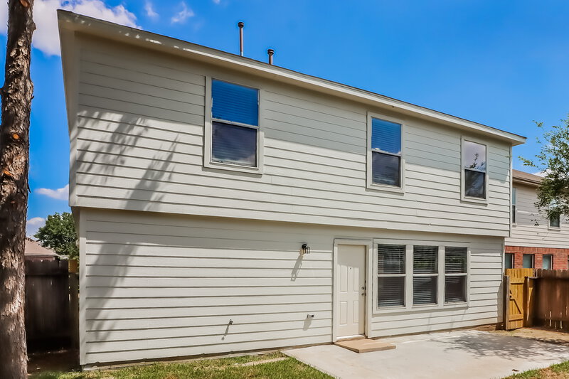 2,390/Mo, 1931 Day Lily Way Houston, TX 77067 Rear View 2