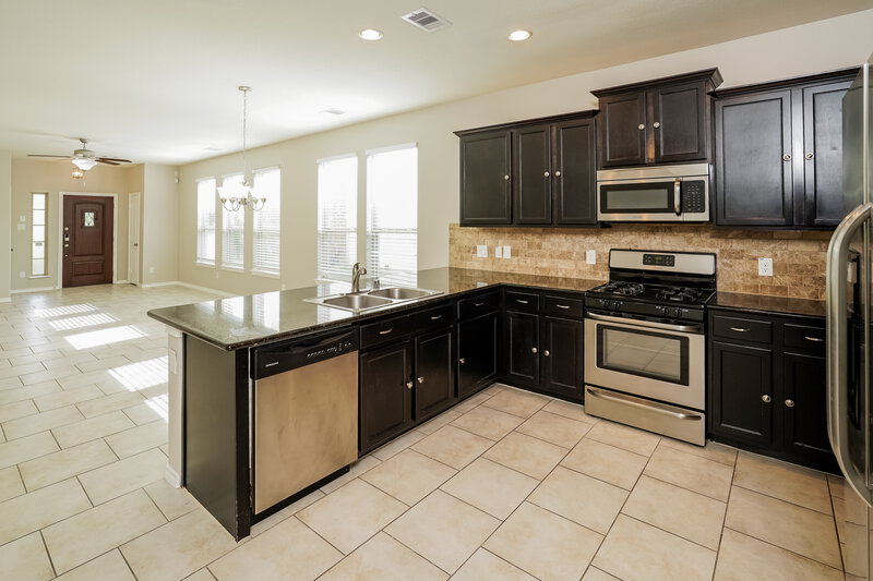 2,585/Mo, 9102 Sweet Blue Jasmine Ln Humble, TX 77338 Kitchen View