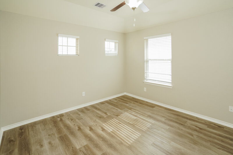 2,585/Mo, 9102 Sweet Blue Jasmine Ln Humble, TX 77338 Bedroom View 2