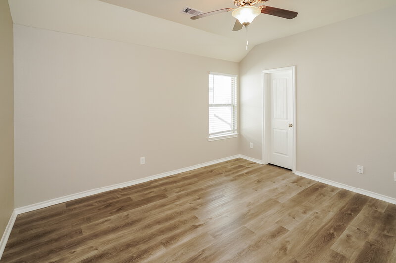 2,585/Mo, 9102 Sweet Blue Jasmine Ln Humble, TX 77338 Bedroom View 4