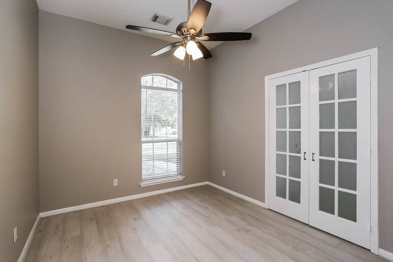 2,140/Mo, 722 Neap Ct Crosby, TX 77532 Office View