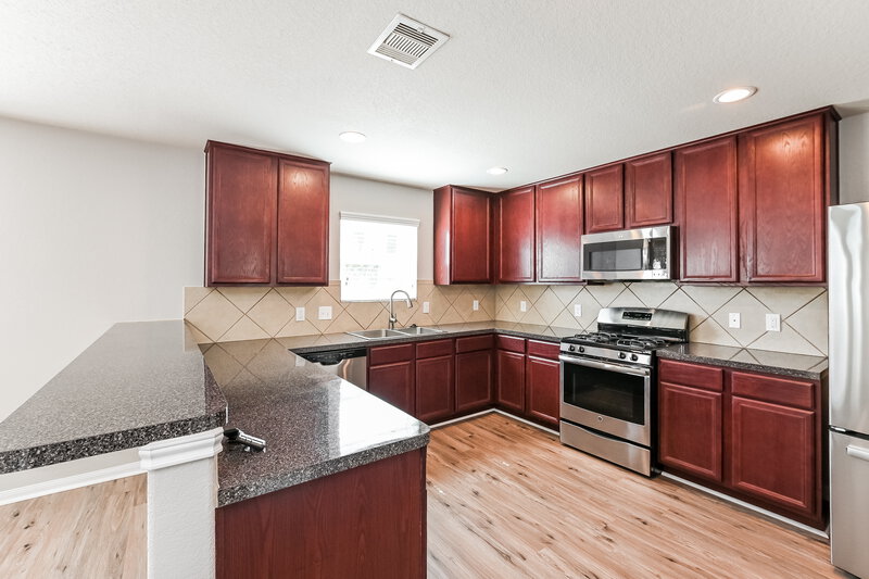 2,210/Mo, 16735 N Rail Dr Conroe, TX 77385 Kitchen View
