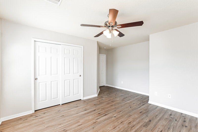 2,210/Mo, 16735 N Rail Dr Conroe, TX 77385 Bedroom View 2